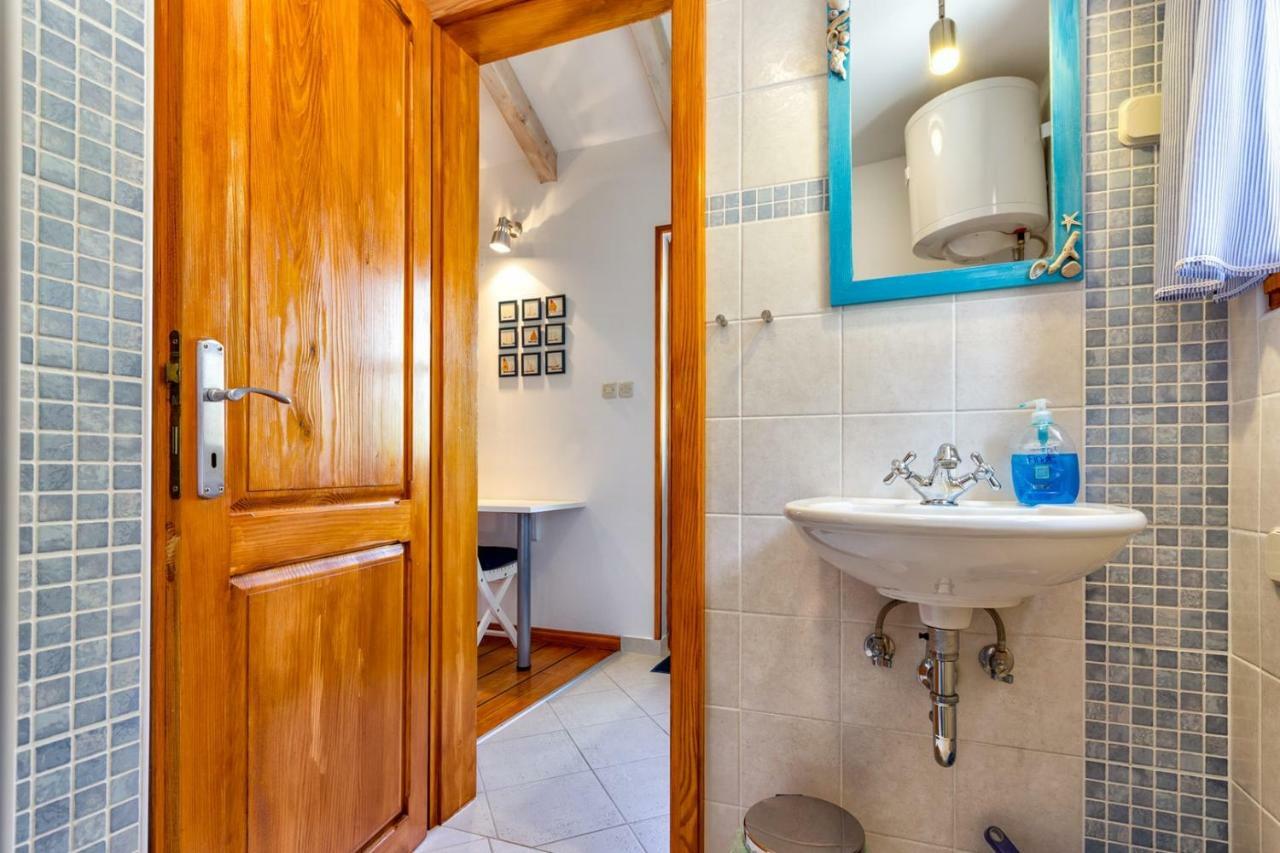 Apartments Nautica, מאלי לוסיניי מראה חיצוני תמונה